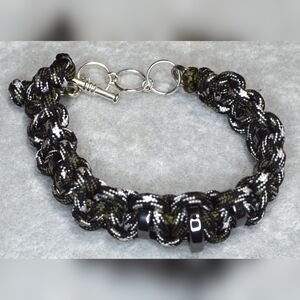 Unisex/men's grey Paracord and hematite bracelet BU-20-001